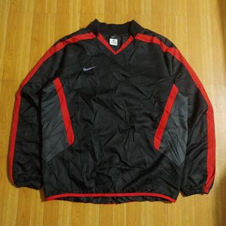 (Category: ) located in . Submitted by feel.thrifting (Listing ID 1392477823, Image 1). Description: .