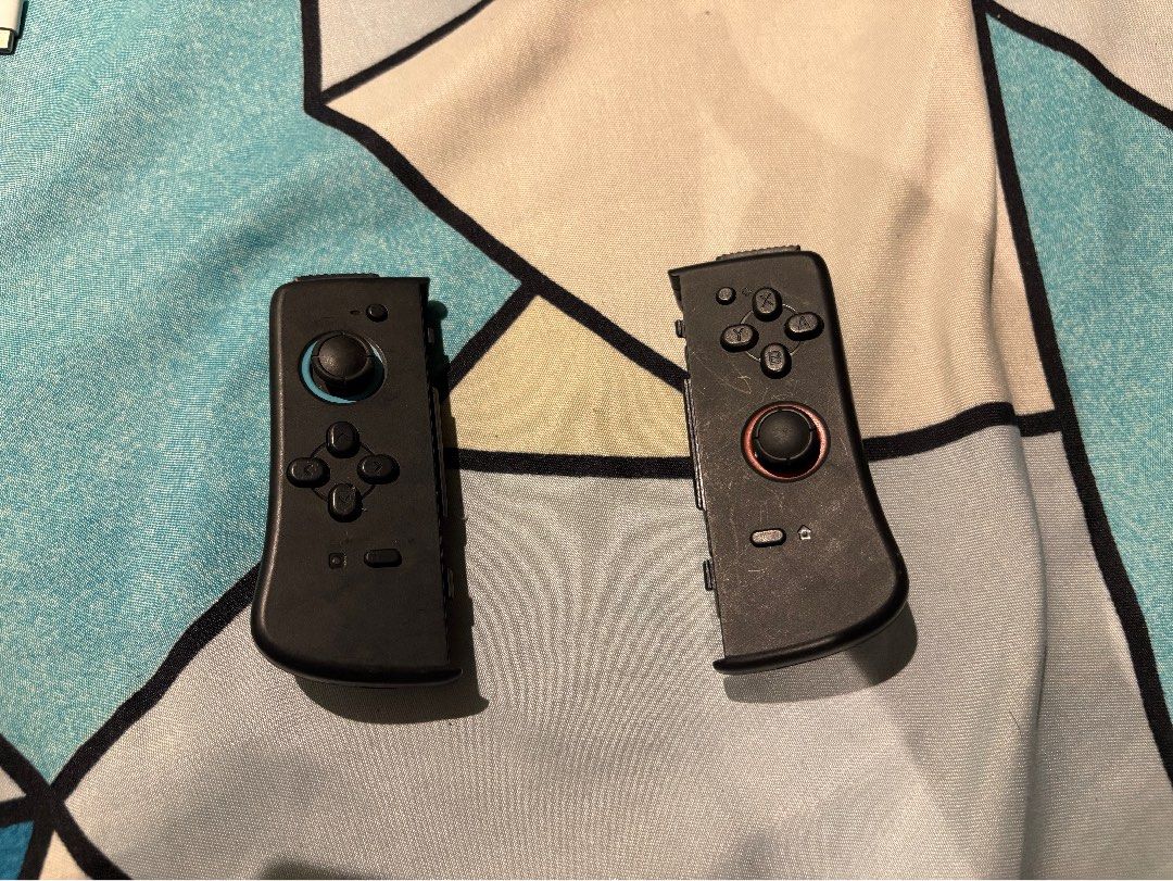Nintendo Joycon Clip Ons (Category: Controllers) located in Quezon City. Submitted by ellamazinggg (Listing ID 1392445962, Image 1). Description: L button not quickly releasing, but still working Meet-up / Delivery options: • NU Manila or Mapua Manila (only on days I have classes) • SM Novaliches • San Mateo, Rizal Lalamove or JNT/LBC (for delivery).