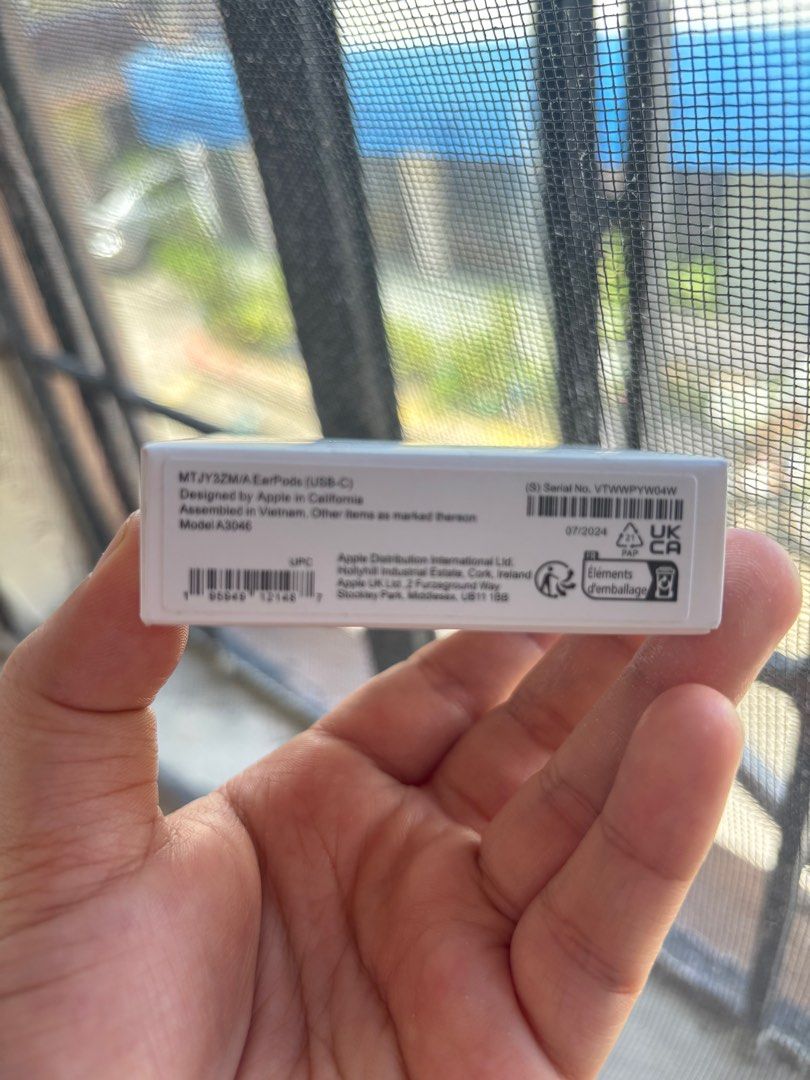 Original Apple 🍏 EARPODS USB-C CONNECTOR (Category: Earphones) located in Makati City. Submitted by isakie (Listing ID 1392345110, Image 2). Description: Original Apple 🍏 EARPODS USB-C CONNECTOR Compatibility: iPhone Models iPhone 15 iPhone 15 Plus iPhone 15 Pro iPhone 15 Pro Max iPhone 16 iPhone 16 Plus iPhone 16 Pro iPhone 16 Pro Max iPad Models iPad (10th generation) iPad Air (4th generation) iPad Air (5th generation) iPad mini (6th generati