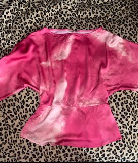 (Category: ) located in . Submitted by yums.wardrobe (Listing ID 1392475070, Image 1). Description: .