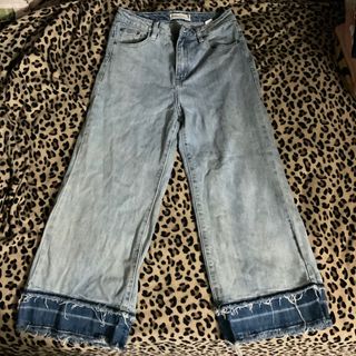 (Category: ) located in . Submitted by yums.wardrobe (Listing ID 1392477109, Image 1). Description: .