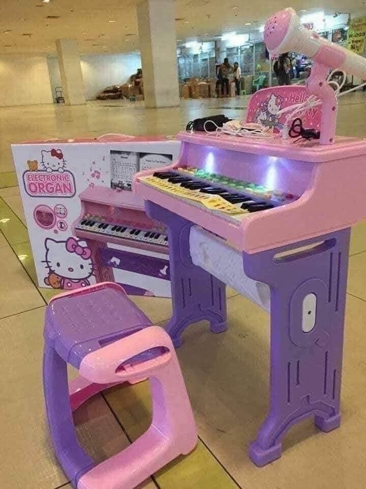 Piano Organ Play Set (Category: Musical Instruments) located in Manila. Submitted by marilynabo789 (Listing ID 1392486250, Image 1). Description: .