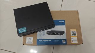 QNAP QSW-1105-5T 2.5GbE Network Switch64189508489602110