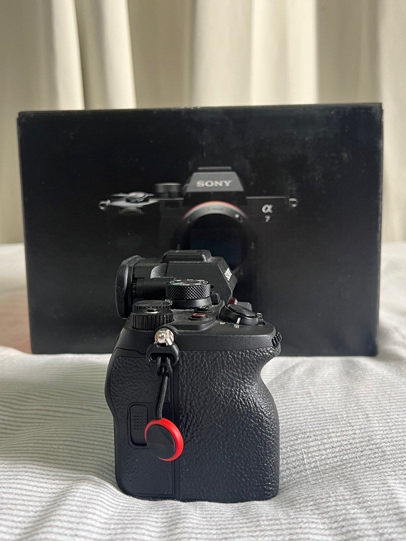Sony a7iv with SEL2870 kit lens (Category: Cameras) located in Rizal. Submitted by shop.preloved.ph (Listing ID 1392387665, Image 3). Description: RFS: will switch to a more compact body Bought at CameraHaus Original price Php 157,000 - with original box - original sony strap - original charger - neoprene camera case - walang gasgas (pwede sa maarte) - bihira gamitin Meetup: SM Megamall / Robinsons Antipolo.