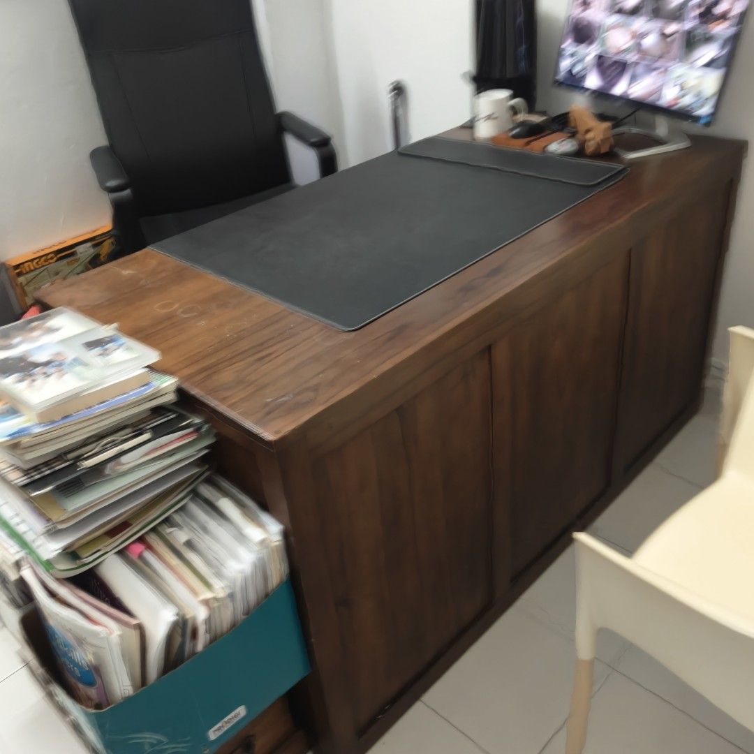 Study Table (Category: Tables & Sets) located in Singapore. Submitted by kyanleng (Listing ID 1392345200, Image 2). Description: Moving out and selling office furniture. It's very good wooden table. cost $988..