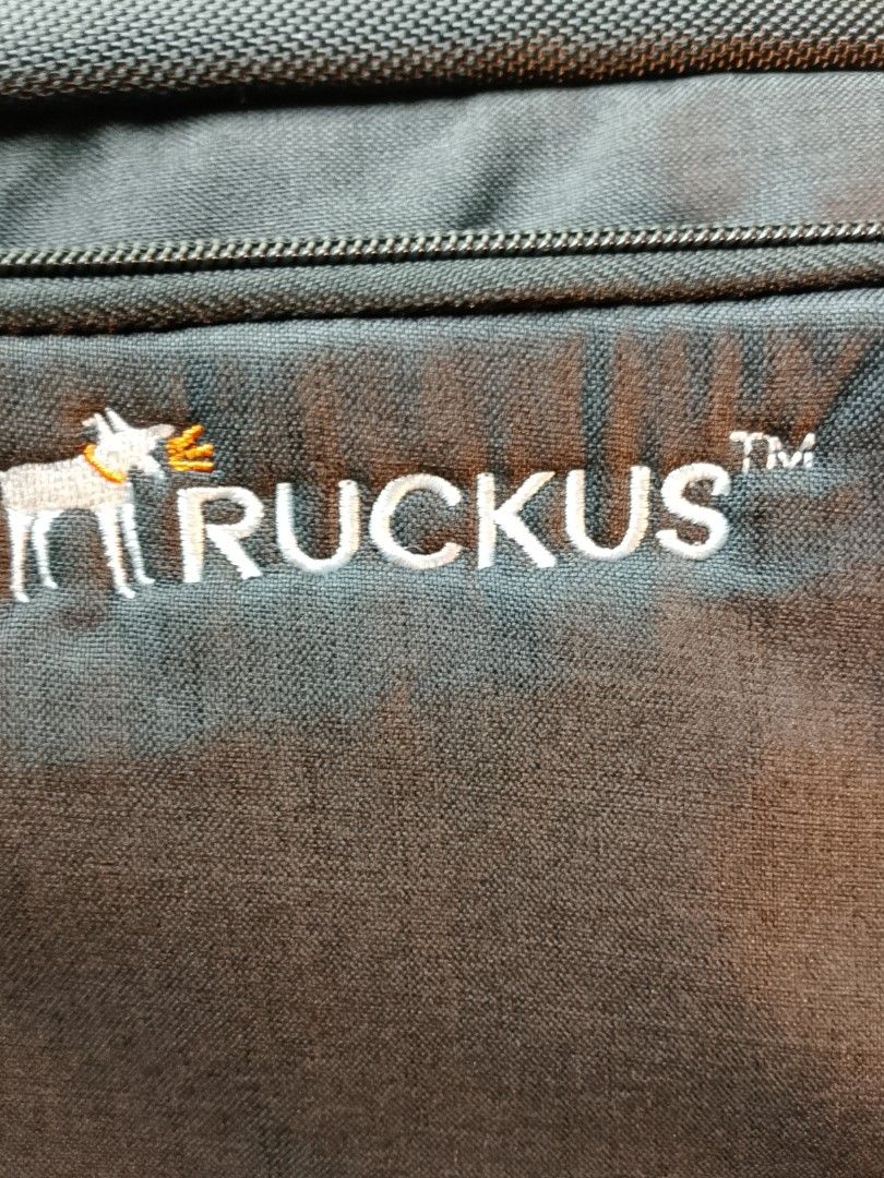 Targus Backpack 🎒 (Category: Backpacks) located in Quezon City. Submitted by viaggo.travels (Listing ID 1392463466, Image 3). Description: This is a Targus backpack, likely designed for carrying laptops and other accessories. Brand: Targus, a company specializing in laptop cases, docking stations, and other computer accessories. Features: Targus backpacks often feature dedicated laptop compartments, ample storage, and ergonomic designs for comfo