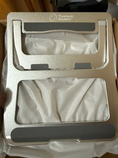 Thomson Routers Laptop Stand470388415053189120