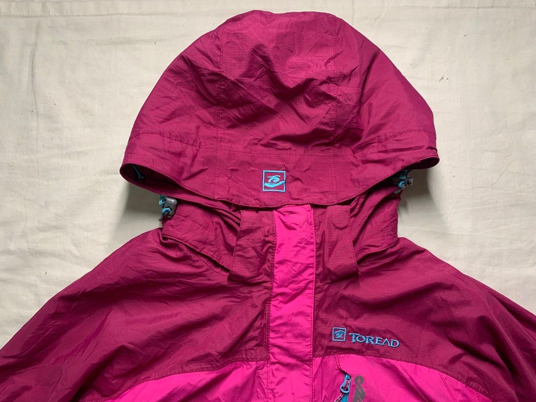 Toread Trekking Jacket (Category: Coats, Jackets and Outerwear) located in San Fernando. Submitted by driploop.ph (Listing ID 1392453787, Image 2). Description: Details on pictures. In excellent condition. 600+sf (j&t).