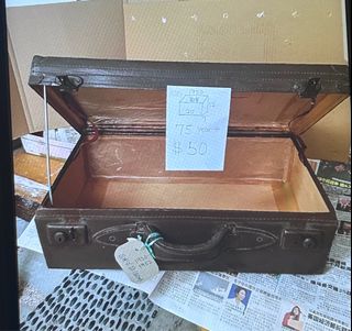 (Category: ) located in . Submitted by vintagetamiya (Listing ID 1392437698, Image 1). Description: .