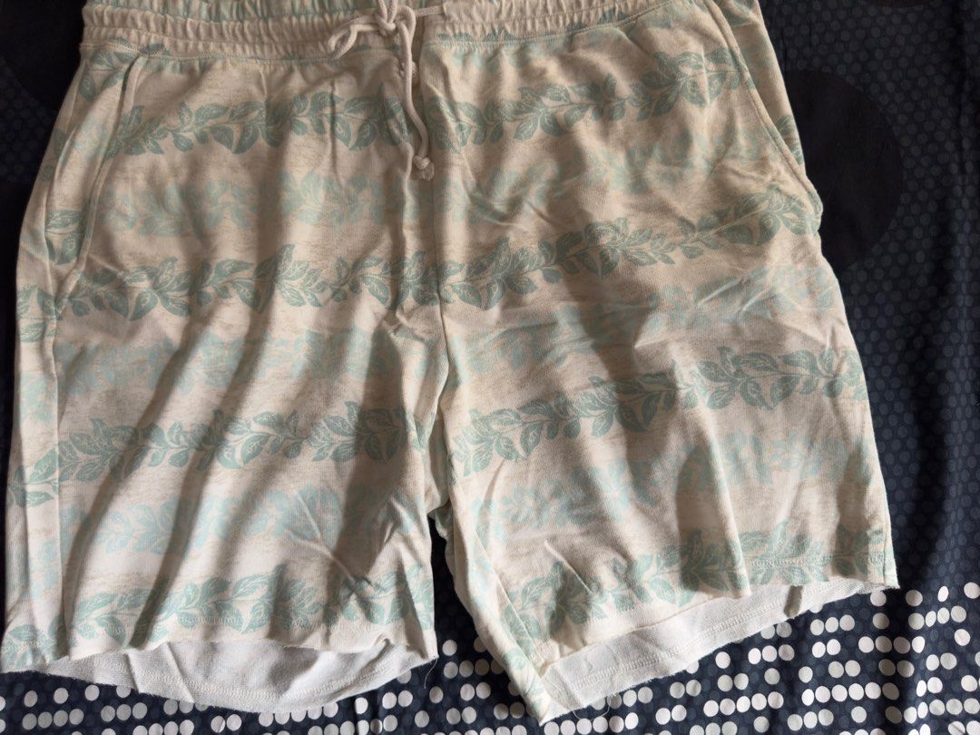 Walking Shorts Sun Stone (Category: Shorts) located in Caloocan City. Submitted by knackknicks (Listing ID 1392329990, Image 1). Description: Walking Shorts Used once .