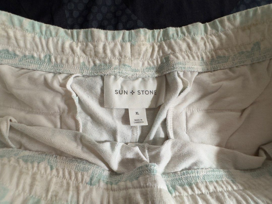 Walking Shorts Sun Stone (Category: Shorts) located in Caloocan City. Submitted by knackknicks (Listing ID 1392329990, Image 3). Description: Walking Shorts Used once .
