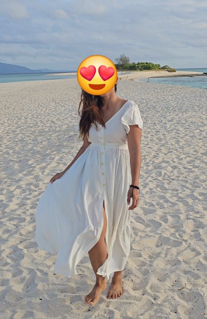 White Dress Beach Dress (Category: Dresses) located in Pateros City. Submitted by ginrielle47 (Listing ID 1392419910, Image 2). Description: White Dress Beach Dress fits M-L.