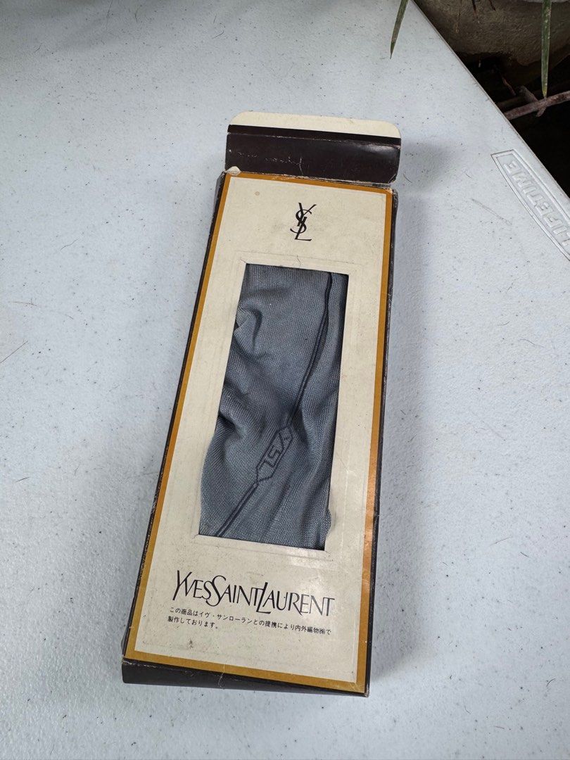 Ysl socks (Category: Socks) located in Davao. Submitted by parteawares2 (Listing ID 1392419722, Image 1). Description: One pair yves saint Laurent brand new with box .