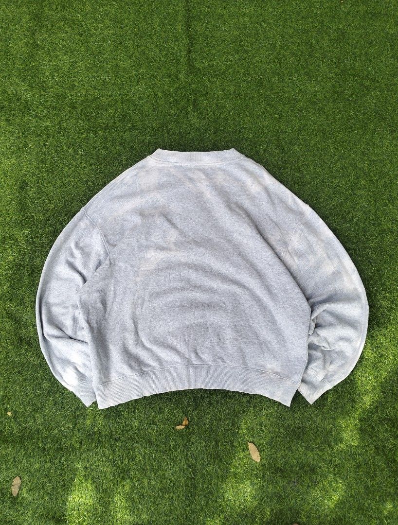 Acne Studios PSS17 "Yana Bleach" Abstract Boxy Sweater (Category: Coats, Jackets and Outerwear) located in Mati. Submitted by okaija_set (Listing ID 1392606014, Image 2). Description: Acne Studios PSS17 "Yana Bleach" Abstract Details; 26|28WL / Boxy Authentic No Issue The Acne Studios PSS17 Yana Bleach in Gray is a stylish sweatshirt featuring a bold Yana face print in a versatile gray color, offering a relaxed boxy fit. Made from comfortable cot