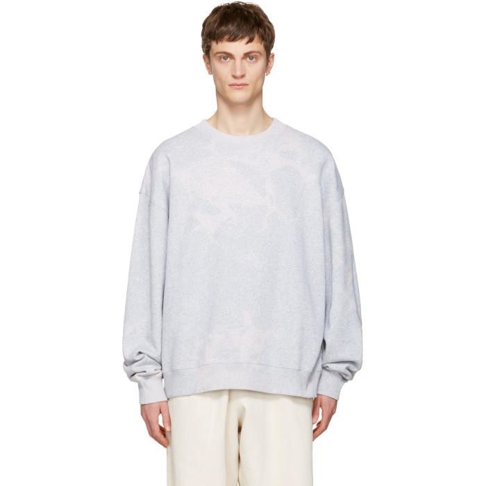 Acne Studios PSS17 "Yana Bleach" Abstract Boxy Sweater (Category: Coats, Jackets and Outerwear) located in Mati. Submitted by okaija_set (Listing ID 1392606014, Image 1). Description: Acne Studios PSS17 "Yana Bleach" Abstract Details; 26|28WL / Boxy Authentic No Issue The Acne Studios PSS17 Yana Bleach in Gray is a stylish sweatshirt featuring a bold Yana face print in a versatile gray color, offering a relaxed boxy fit. Made from comfortable cot