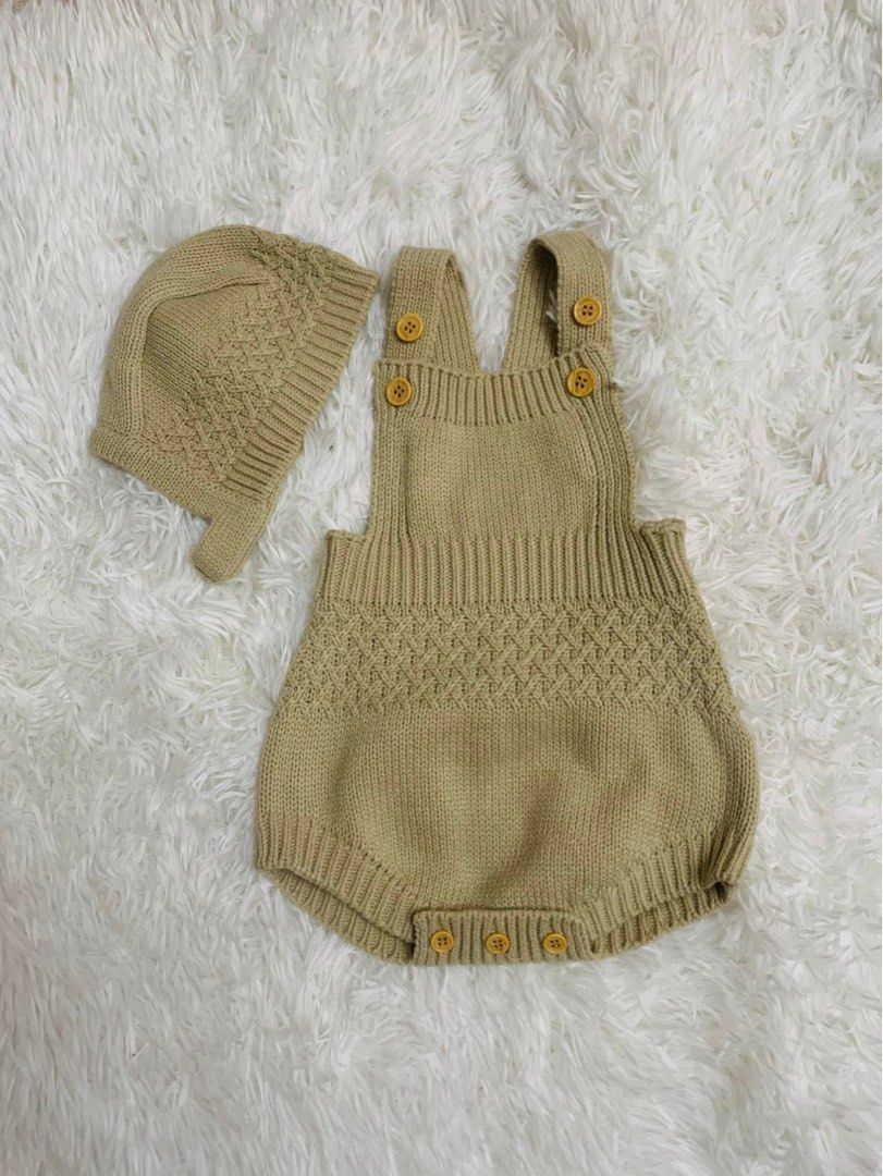 Baby Knitted Onesie with Hat (Category: Babies & Kids Fashion) located in Dasmarinas. Submitted by _adieeeee (Listing ID 1392604844, Image 1). Description: Almost new, di din nagamit ni baby. ginamit lang sa gender reveal..