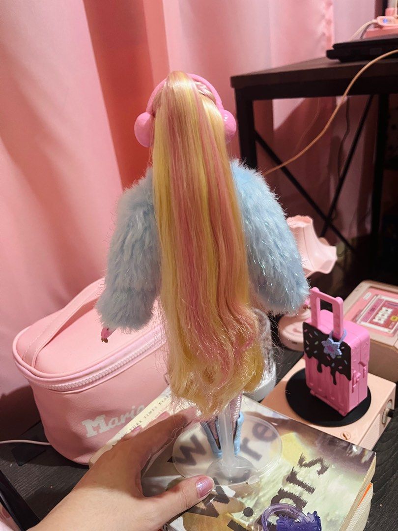 Barbie Extra Fly Snow (Category: Kids Toys) located in Legazpi City. Submitted by pink_moonlight (Listing ID 1392680483, Image 2). Description: Complete.