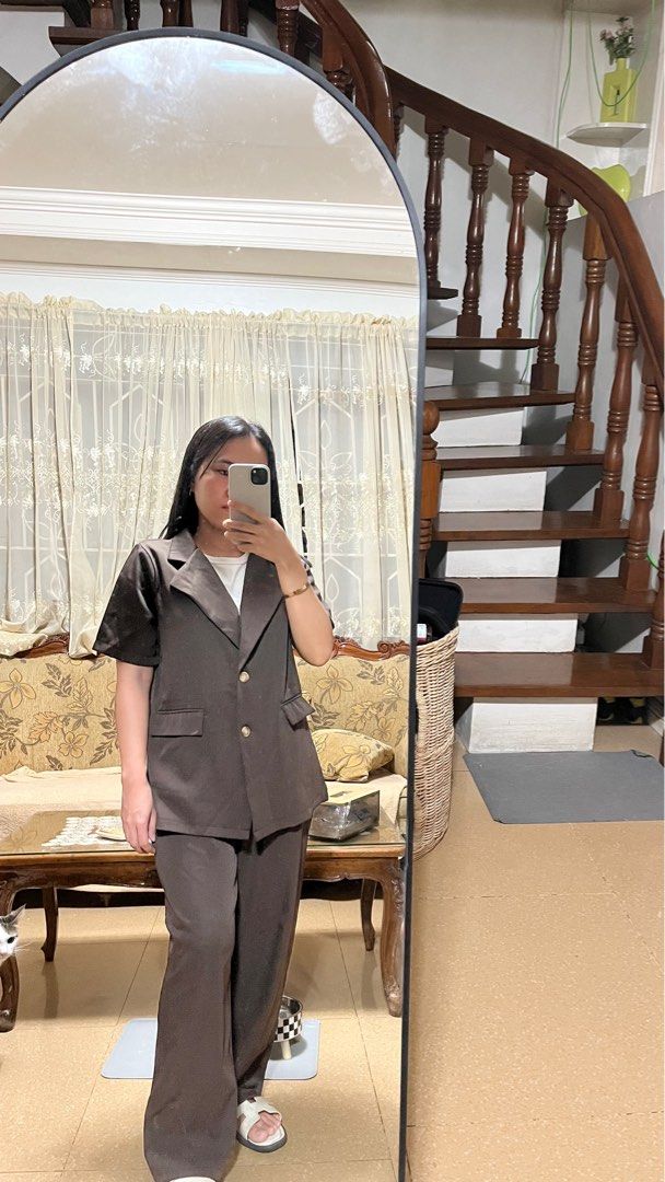 BKK Brown Blazer and Pants Coordinates (Category: Sets or Coordinates) located in San Pablo. Submitted by dans__preloved (Listing ID 1367142221, Image 1). Description: Bangkok Choco Brown Short sleeve blazer and pants coordinates Best fit small to medium Blazer Length: 24 inches Width: 18 inches Pants Length: 35 inches Waist: 24 to 28 inches (garterized) BKK coordinates .