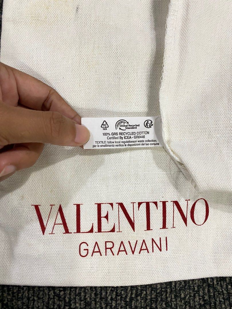 Bo2 Valentino Garavani Dustbag (Authentic) (Category: Luxury Bags & Wallets) located in Manila. Submitted by blessingma81004 (Listing ID 1392633769, Image 3). Description: Valentino Garavani Dustbag (Authentic) Origin of Goods: Dubai Measurent (inches) -Width: 6.8 -Length: 13.5 Issue: Need Wash Only.