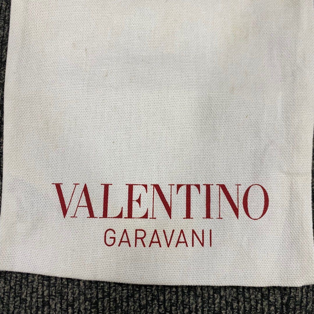 Bo2 Valentino Garavani Dustbag (Authentic) (Category: Luxury Bags & Wallets) located in Manila. Submitted by blessingma81004 (Listing ID 1392633769, Image 2). Description: Valentino Garavani Dustbag (Authentic) Origin of Goods: Dubai Measurent (inches) -Width: 6.8 -Length: 13.5 Issue: Need Wash Only.