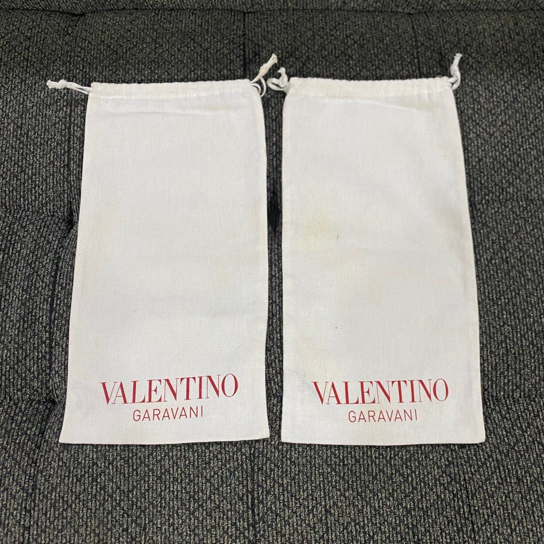Bo2 Valentino Garavani Dustbag (Authentic) (Category: Luxury Bags & Wallets) located in Manila. Submitted by blessingma81004 (Listing ID 1392633769, Image 1). Description: Valentino Garavani Dustbag (Authentic) Origin of Goods: Dubai Measurent (inches) -Width: 6.8 -Length: 13.5 Issue: Need Wash Only.