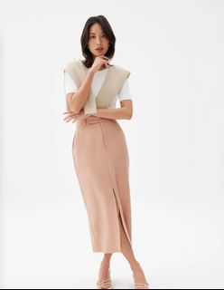 (Category: ) located in . Submitted by pr3ttycloset (Listing ID 1392532804, Image 1). Description: .