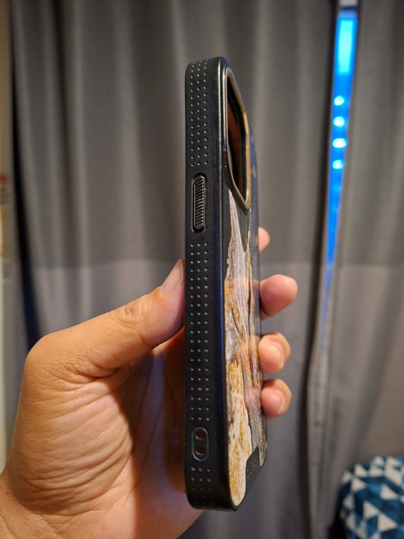 Burga Elite Magsafe for 15 pro (Category: Cases & Sleeves) located in Talavera. Submitted by bevslopez12 (Listing ID 1388911828, Image 3). Description: Burga Elite Magsafe For 15 pro Still in good condition, with box ₱1,500 RFS: Upgraded.
