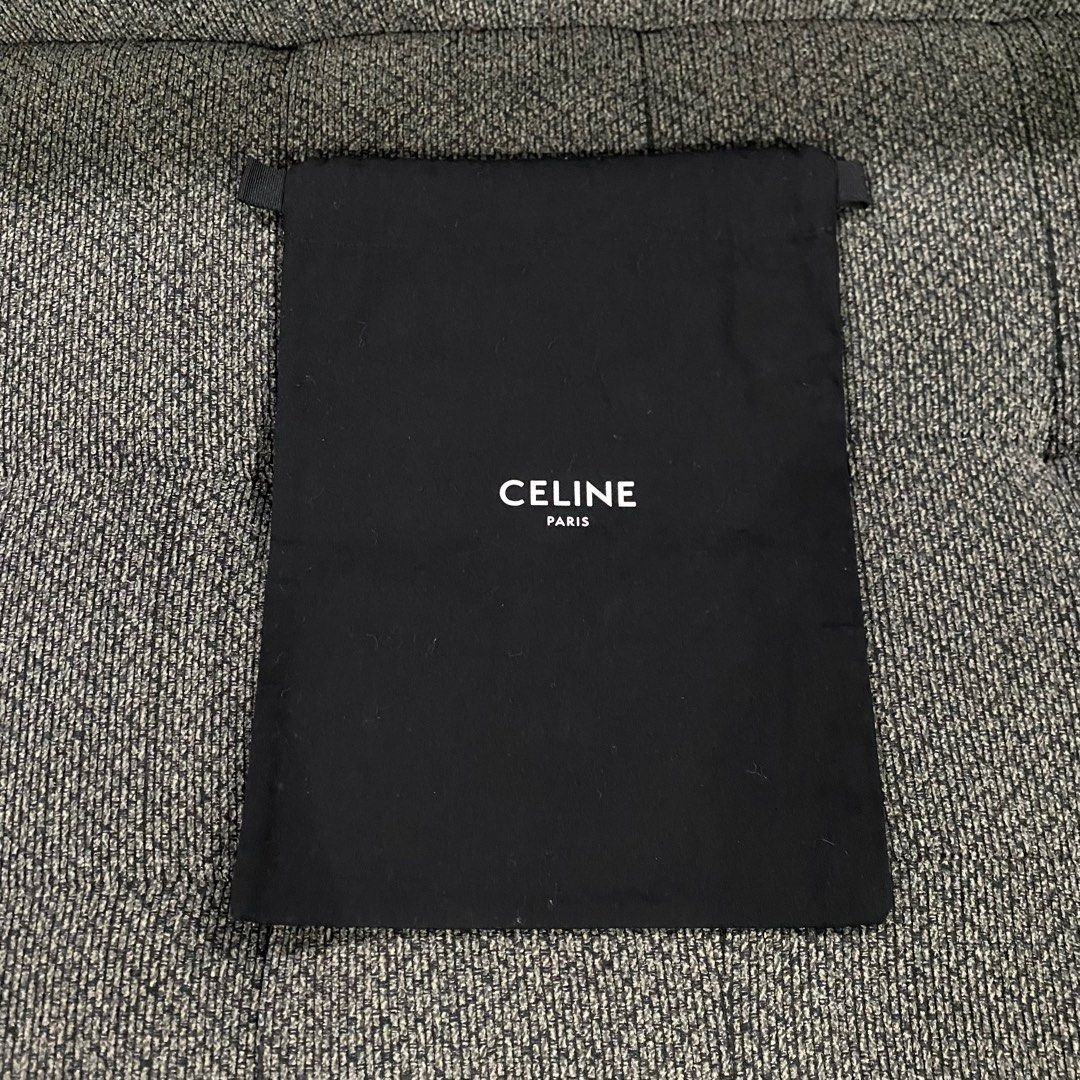 Celine Dustbag (Category: Luxury Bags & Wallets) located in Manila. Submitted by blessingma81004 (Listing ID 1392633006, Image 1). Description: Celine Paris Dustbag (Authentic) Origin of Goods: Dubai Measurent (inches) -Width: 10 -Length: 13.2 Issue: ❌❌.
