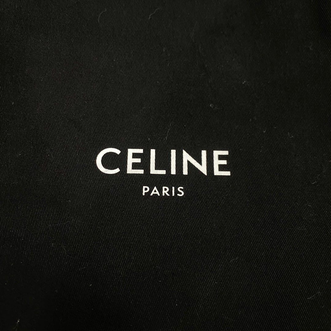 Celine Dustbag (Category: Luxury Bags & Wallets) located in Manila. Submitted by blessingma81004 (Listing ID 1392633006, Image 2). Description: Celine Paris Dustbag (Authentic) Origin of Goods: Dubai Measurent (inches) -Width: 10 -Length: 13.2 Issue: ❌❌.