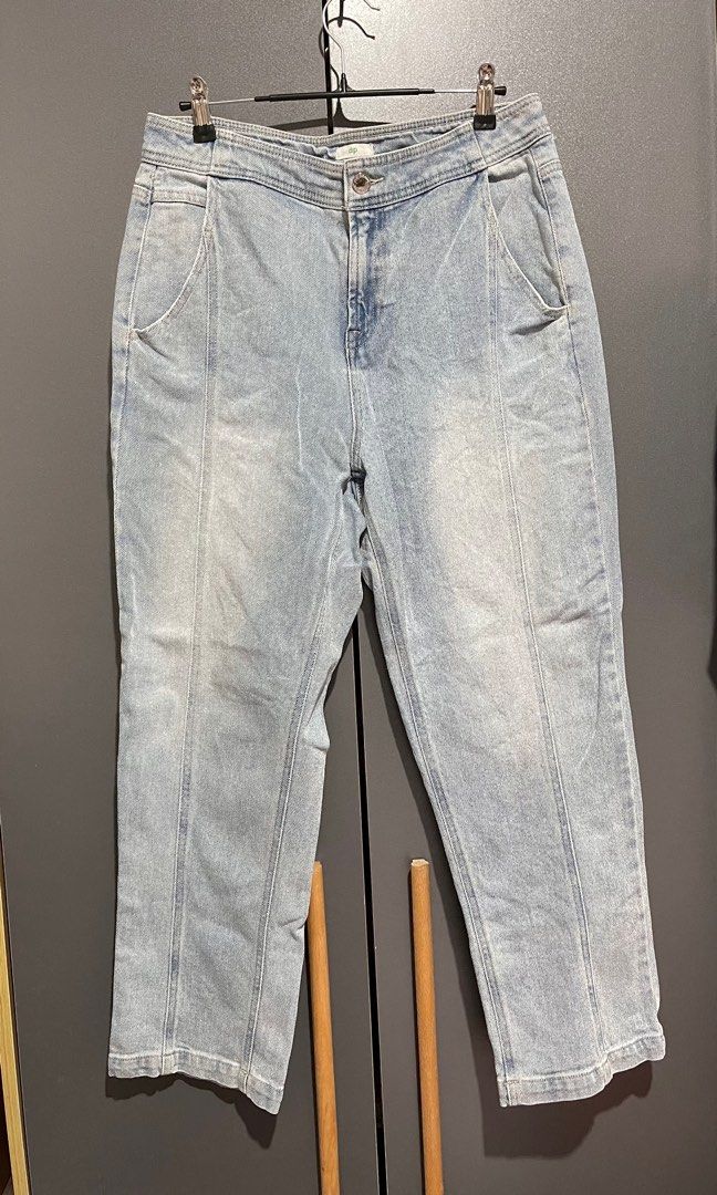 Dip Jeans Displaced Seams Style Size 10 (Category: Jeans) located in San Jose. Submitted by salt02 (Listing ID 1392572854, Image 1). Description: From USA Size 10/Large.