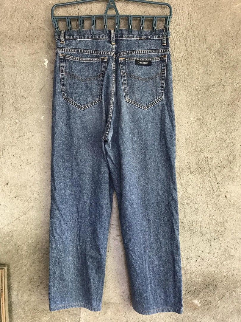 Giordano Blue Denim Pants (Category: Jeans) located in San Jose del Monte. Submitted by _elll (Listing ID 1392623157, Image 2). Description: Giordano Denim Pants Size 32 on tag Good Condition! 350 + sf 📍San Jose Del Monte, Bulacan.