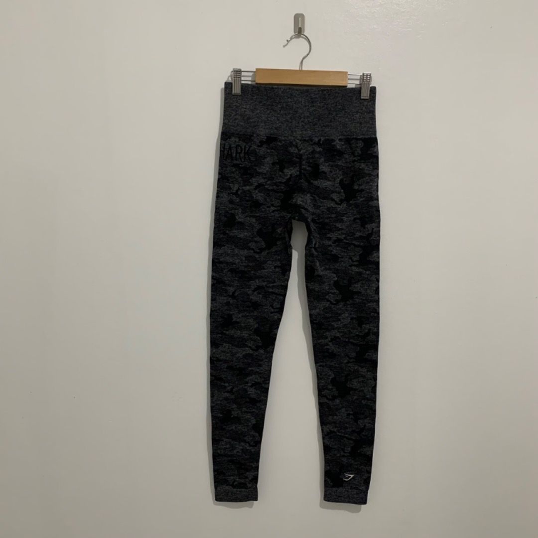Gymshark Camo Seamless Stretch Leggings (Category: Activewear) located in Mendez-Nunez. Submitted by anikkoyan (Listing ID 1392603380, Image 1). Description: Waist: 25-30 Length: 34.5.