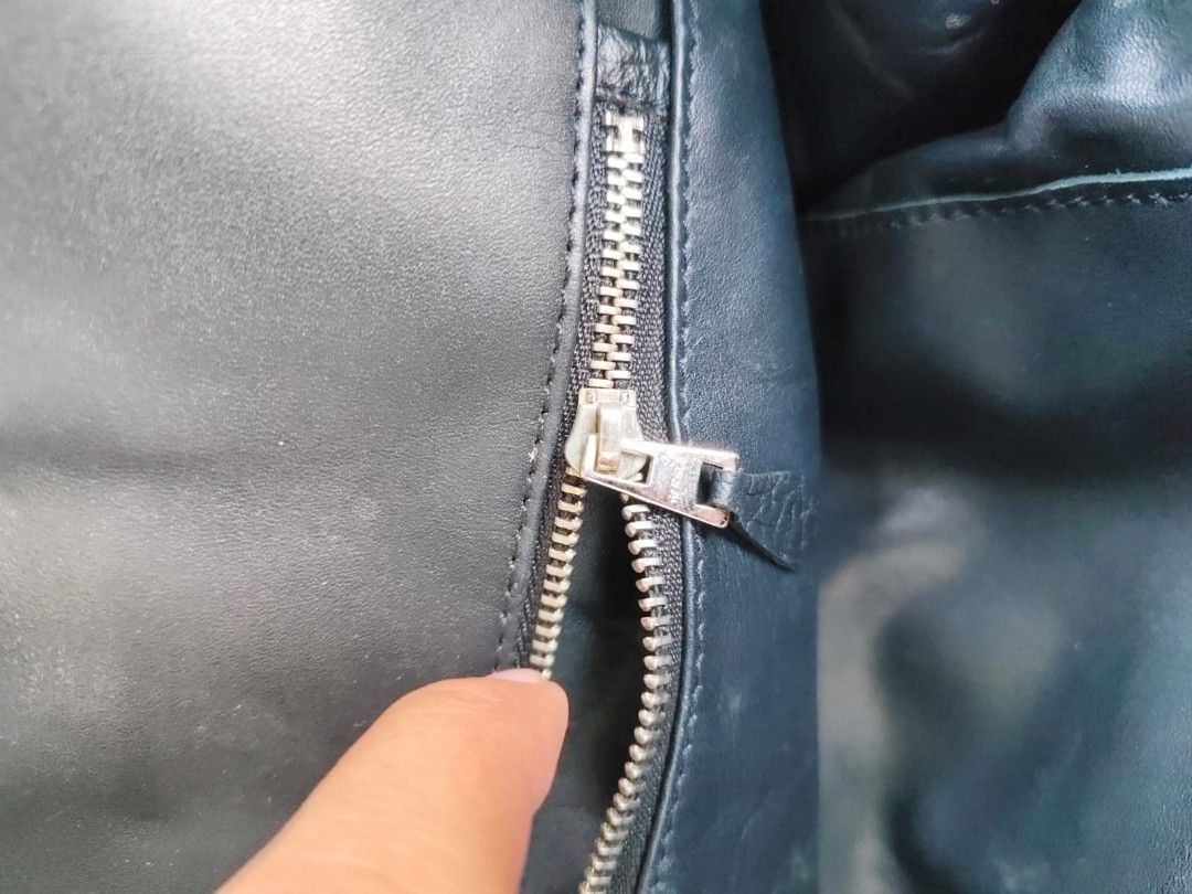 HERMES (Category: Luxury Bags & Wallets) located in Davao. Submitted by daneyvintage (Listing ID 1392525481, Image 3). Description: .