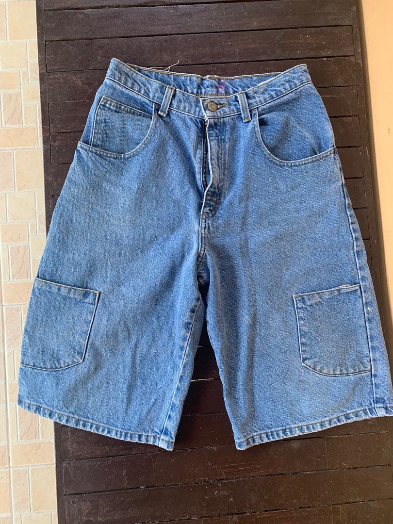 Highwaisted Faded Glory Jorts (Category: Other Bottoms) located in Magalang. Submitted by bakedpotatoes_ (Listing ID 1392496159, Image 1). Description: ✨ Size 27-28.