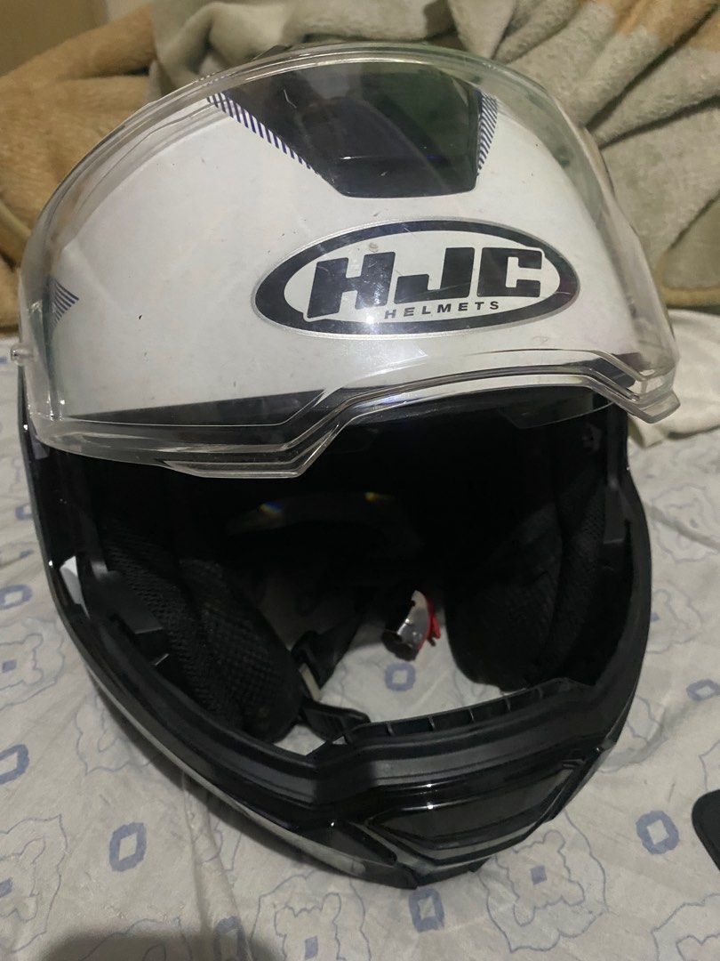HJC MODULAR DUAL VISOR HELMET w/ free )PINLOCK LENS & IXON GLOVES (Category: Helmets and other Riding Gears) located in Manila. Submitted by warmcloud-1bc7 (Listing ID 1392661398, Image 1). Description: - 17k orig price. - 2x pa lang nagagamit so technically parang bagong bili pa - large size - andito pa og box issues: none, as i’ve said 2x pa lang nagagamit alikabok lang meron dahil di nagagamit rfs: di nagagamit since ibang size nabili - offer 