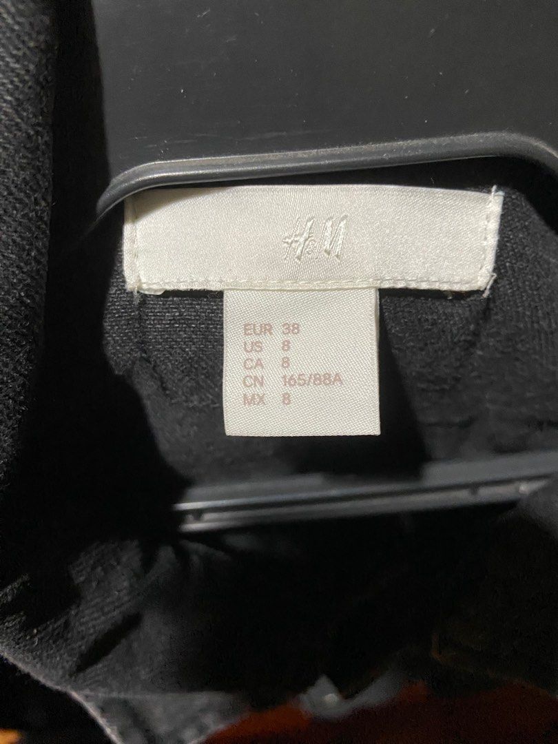 L | H&M Black Denim Jacket (Category: Coats, Jackets and Outerwear) located in Apalit. Submitted by cdabs01 (Listing ID 1392564243, Image 2). Description: LP: Can do ₱320 + lsf if payo Color: Black Denim Remarks: - fits L to XL frames (unisex) - no issues, stored in closet.