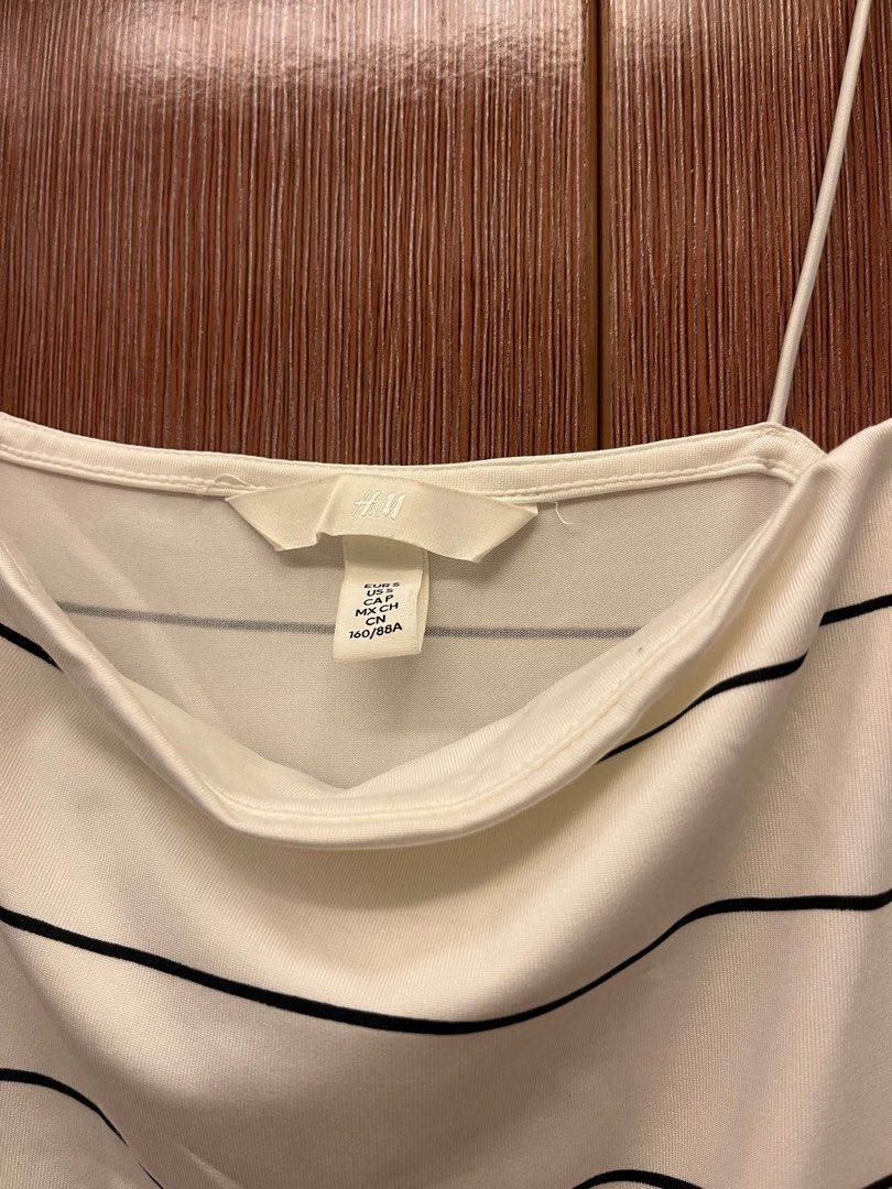 H&M Striped Body Suit (Category: Others Tops) located in Paranaque City. Submitted by gingerfinds (Listing ID 1392592588, Image 2). Description: .