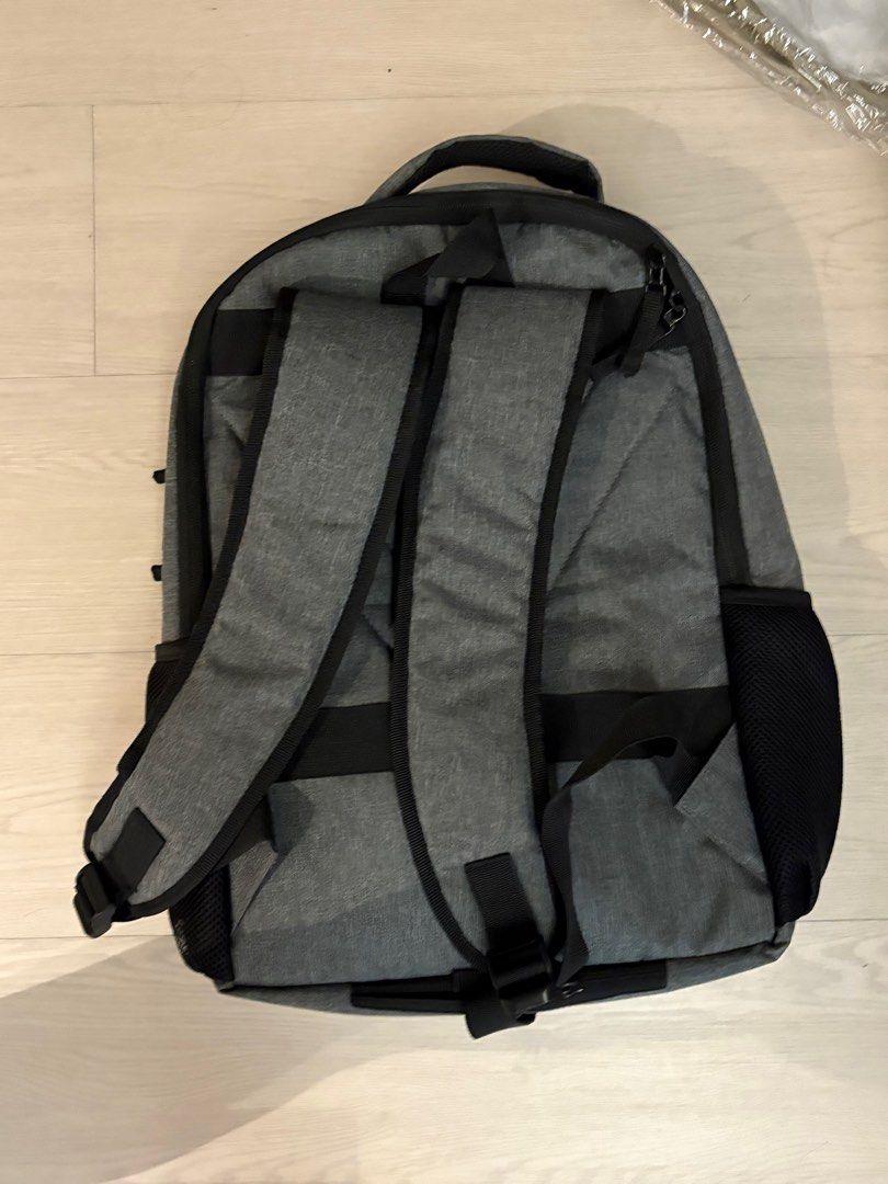 Backpack (Category: Backpacks) located in Singapore. Submitted by cdljh07 (Listing ID 1392613768, Image 2). Description: .