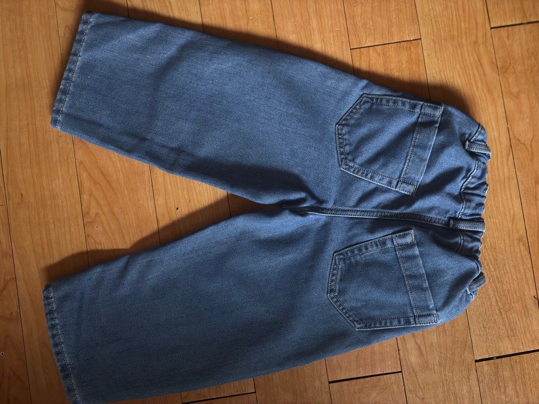 Kids pants GU (Category: Babies & Kids Fashion) located in Quezon City. Submitted by dtzee (Listing ID 1392570565, Image 2). Description: GU baggy pants 110 size .