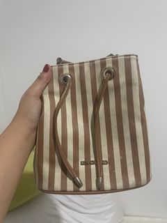 (Kategori: ) berada di . Dikirim oleh chuups (ID iklan 1392592682, Gambar 1). Deskripsi: .