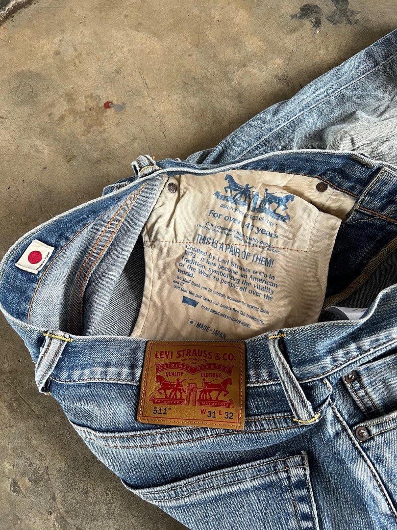 Levi’s 511 (Category: Jeans) located in Baler. Submitted by allthrifted31 (Listing ID 1392681728, Image 3). Description: Levi’s 511 (Red tab) Waist: 31 Length: 32 Hem: 7 Condition: Excellent (crispy) Issue: Ripped jeans.