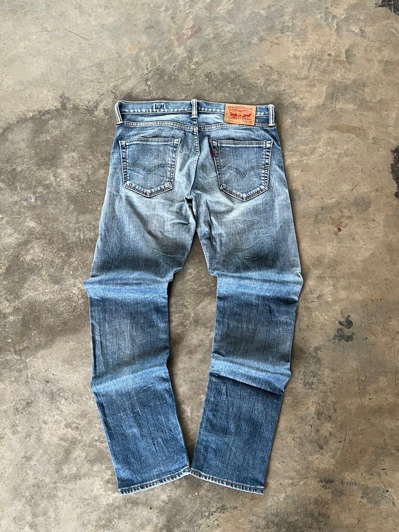 Levi’s 511 (Category: Jeans) located in Baler. Submitted by allthrifted31 (Listing ID 1392681728, Image 2). Description: Levi’s 511 (Red tab) Waist: 31 Length: 32 Hem: 7 Condition: Excellent (crispy) Issue: Ripped jeans.