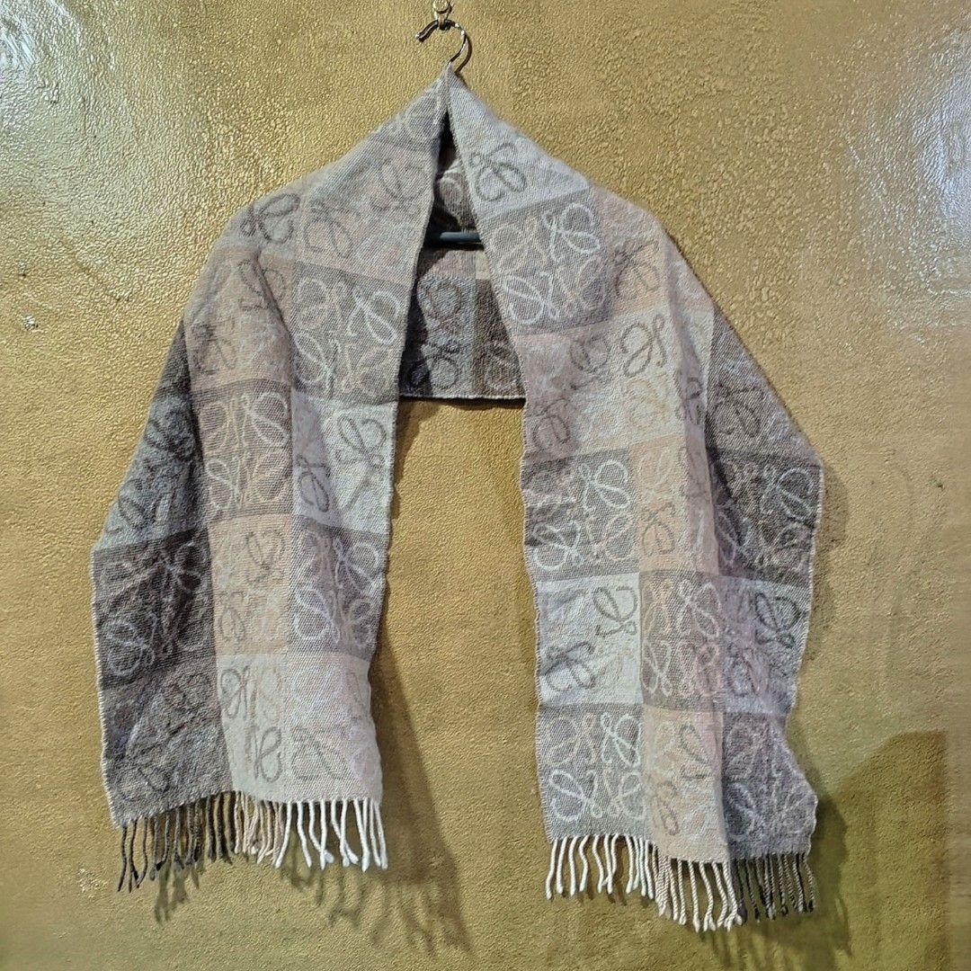LOEWE ANAGRAM SCARF (Category: Luxury Apparel) located in Baguio. Submitted by cc1516 (Listing ID 1392585969, Image 3). Description: AUTHENTIC LOEWE SCARF ANAGRAM.