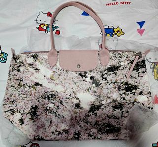 (Category: ) located in . Submitted by adekitty (Listing ID 1392497591, Image 1). Description: .