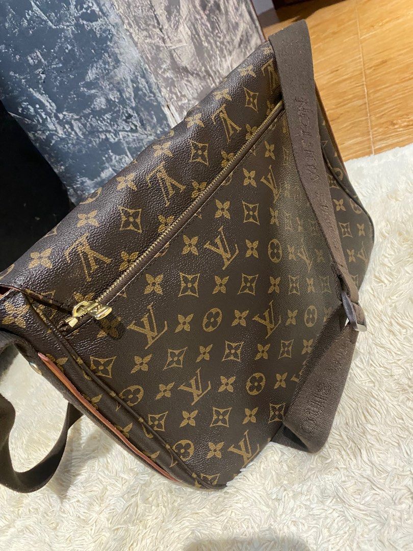 LV (Louis Vuitton) Crossbody Bag (Category: Luxury Bags & Wallets) located in Angono. Submitted by oneal_87 (Listing ID 1392643278, Image 2). Description: Authentic Loui Vuitton with code made of monogram canvas excellent condition mode of payment: gcash or bank transfer.