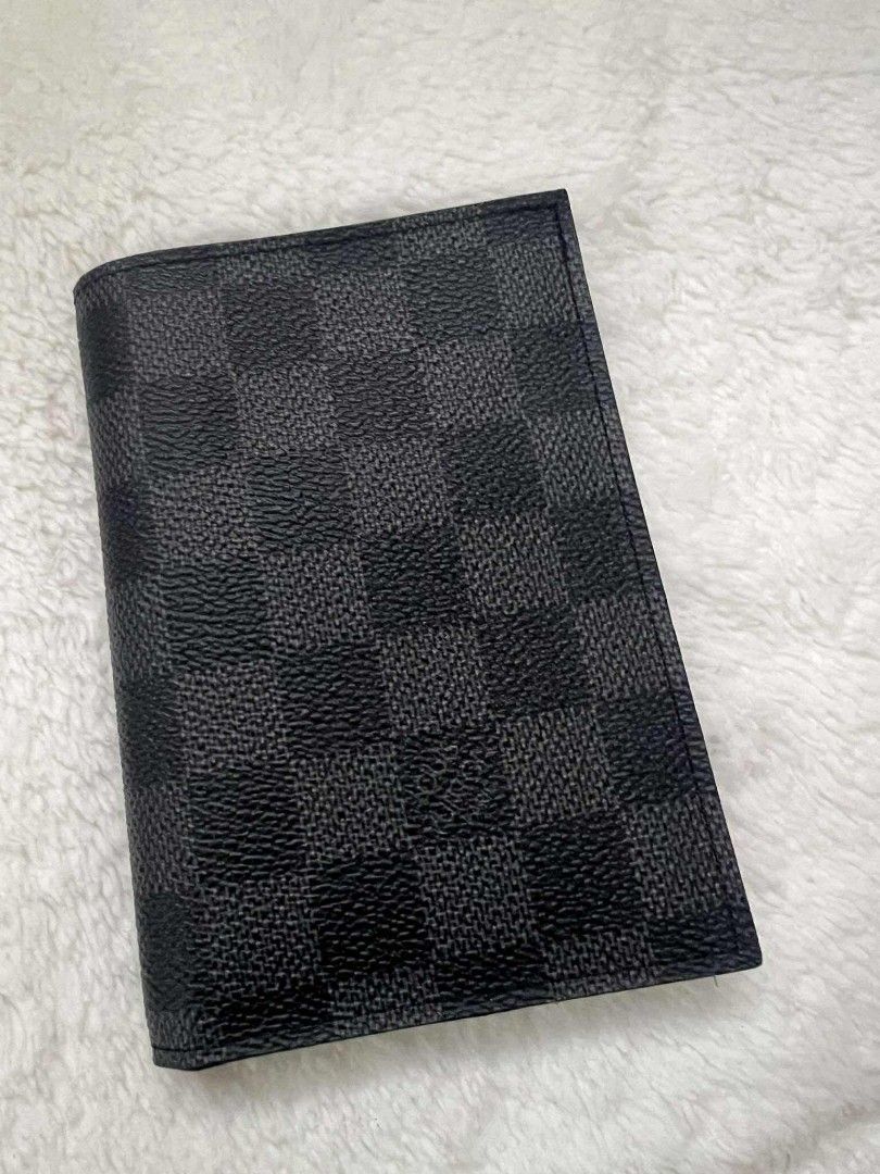 Lv Passport holder (Category: Luxury Bags & Wallets) located in Iloilo. Submitted by jananapad (Listing ID 1392609459, Image 2). Description: LV PAssport holder Wallet Unused Graphite Year 2018 production With box only GUARANTEED ORIGINAL jm914.