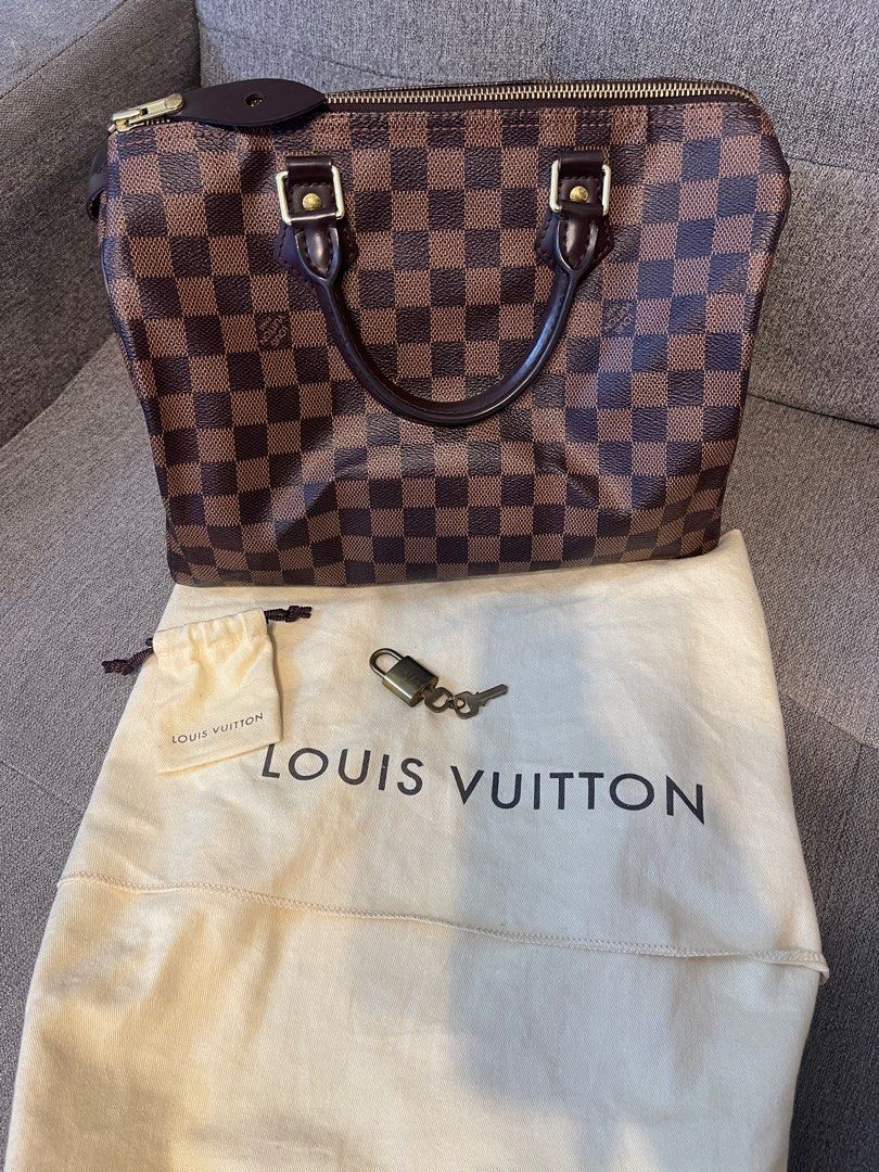 LV Speedy 30 (Category: Luxury Bags & Wallets) located in Quezon City. Submitted by meemeec (Listing ID 1392535586, Image 1). Description: Decluttering Hardly used .