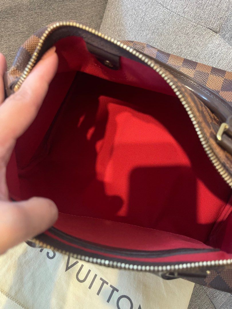 LV Speedy 30 (Category: Luxury Bags & Wallets) located in Quezon City. Submitted by meemeec (Listing ID 1392535586, Image 3). Description: Decluttering Hardly used .
