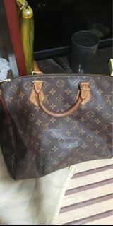 (Category: ) located in . Submitted by authenticbaglover (Listing ID 1392540784, Image 1). Description: .