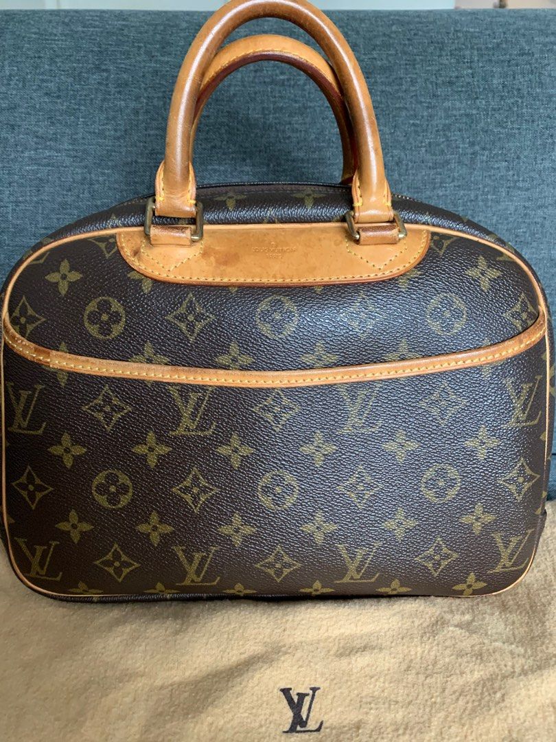 Lv trouville (Category: Luxury Bags & Wallets) located in Manila. Submitted by antonette3b (Listing ID 1392490302, Image 1). Description: Can stand alone good condition a bit of watermarks but still light vachetta.
